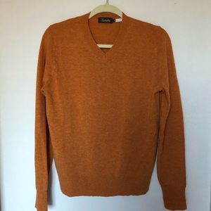 V neck wool sweater